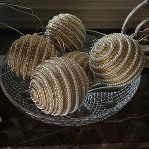 Pearl ornaments (5) and Pearl strands (6)